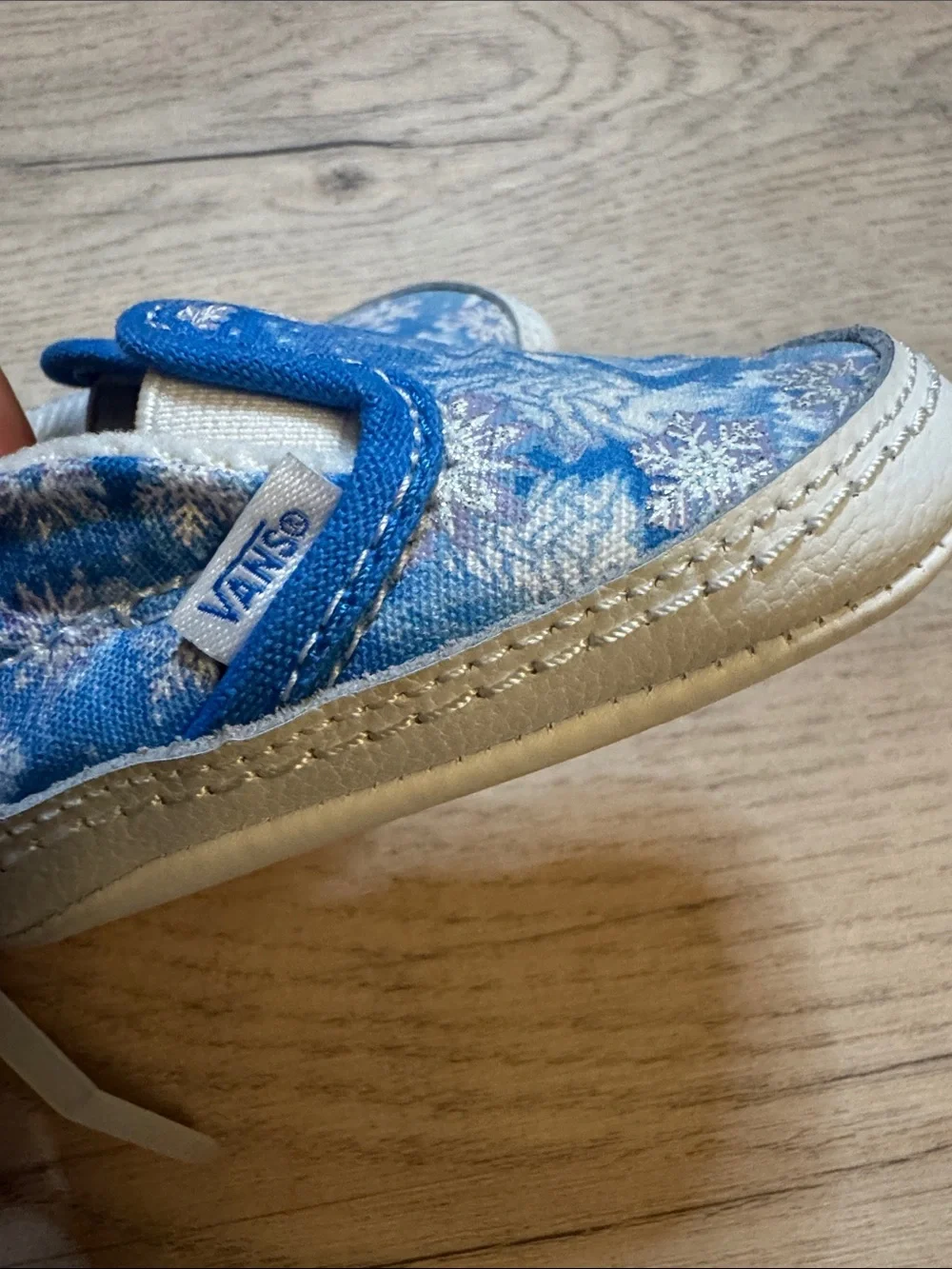 VAN’S Blue Snowflake Slip-On Crib Shoes